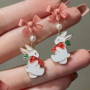 Bunny Holding Carrot Bow & Pearl Stud Earrings